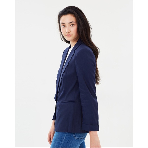 Women's Linen Blazer With Scalloped Collar - Picture 3 of 10